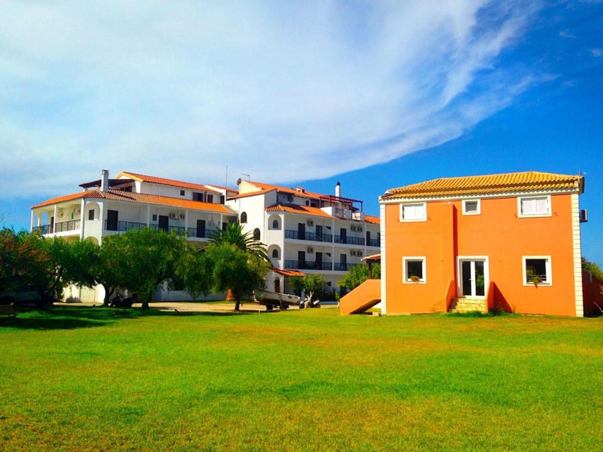 Ionian Suites By Bruskos Άγιος Γεώργιος Εξωτερικό φωτογραφία